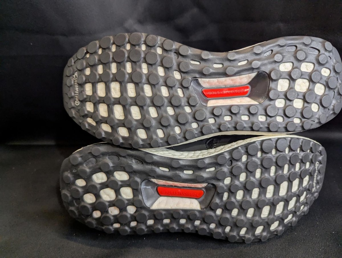 NEW Adidas UltraBoost "Disney Goofy" Black Multi - Color Youth 5.5 FW8944 - 018 - Sole & Drip