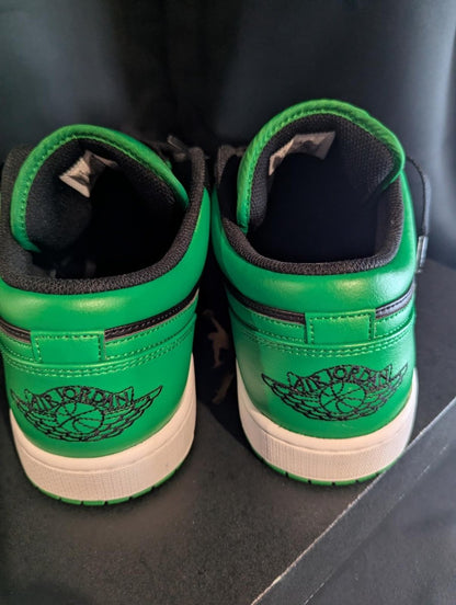 Jordan 1 Low "Lucky Green" Black Green Size 13 Like New VGC w/ Box 553558 - 065 - Sole & Drip