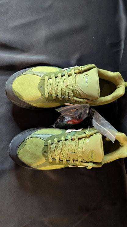 New Balance 2002R "The Basement Moss Green" Men's Size 8.5 - Sole & Drip