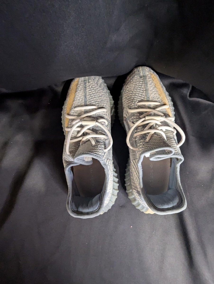 NEW NIB Adidas Yeezy Boost 350 V2 "Israfil" Grey Yellow Size 10.5 FZ5421 RARE - Sole & Drip
