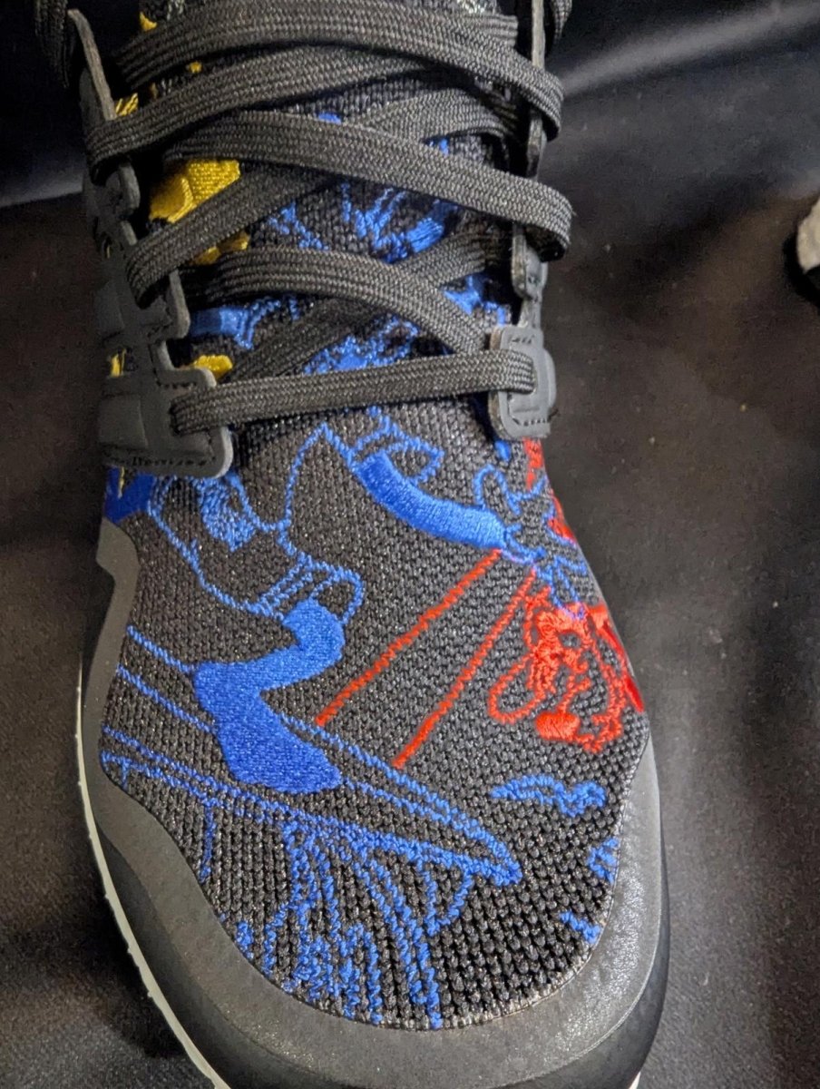 NEW Adidas UltraBoost "Disney Goofy" Black Multi - Color Youth 5.5 FW8944 - 018 - Sole & Drip