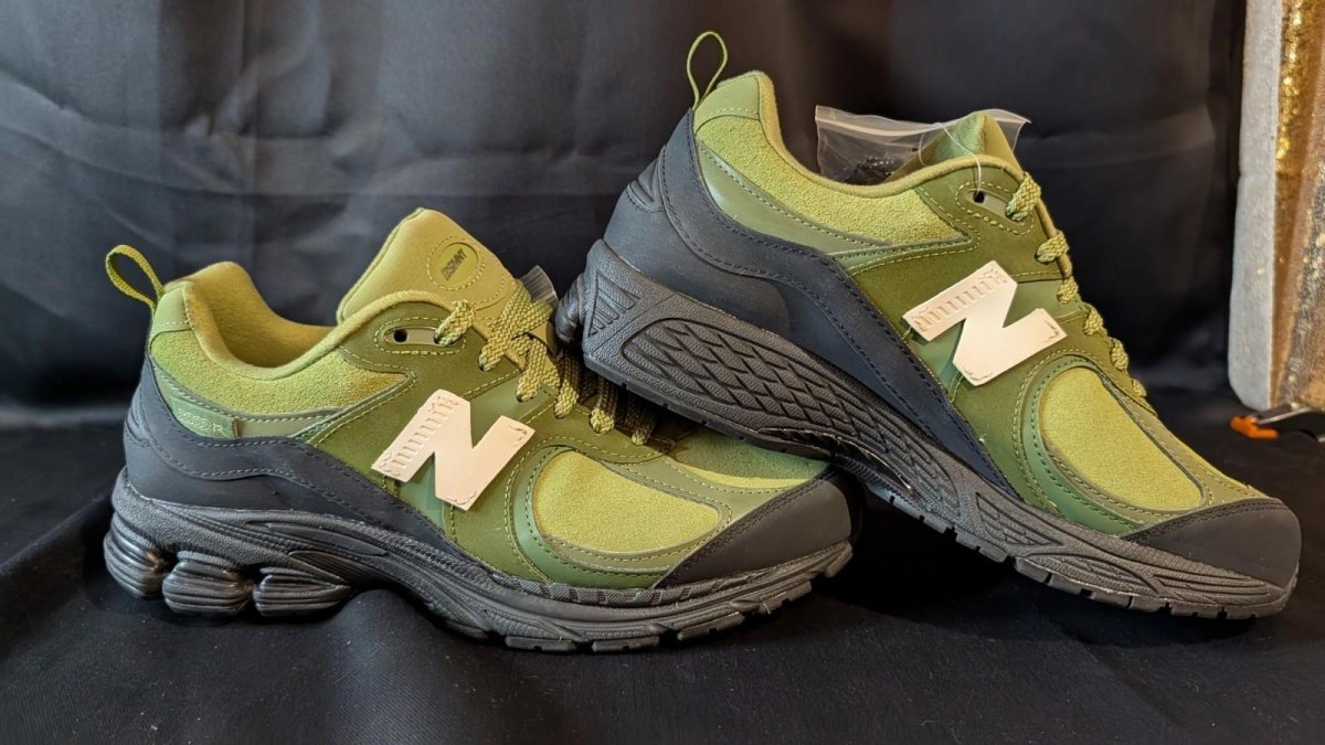 New Balance 2002R "The Basement Moss Green" Men's Size 8.5 - Sole & Drip