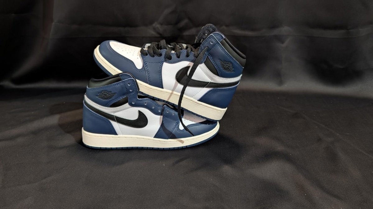 New Nike Air Jordan 1 Retro High OG GS FD1437 - 401 "Midnight Navy" Size 6.5Y - Sole & Drip