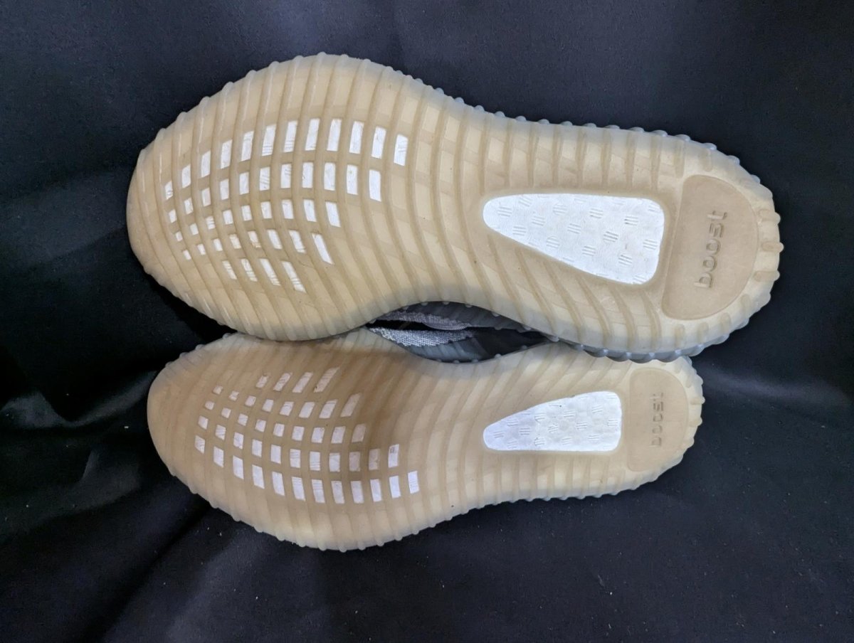 NEW NIB Adidas Yeezy Boost 350 V2 "Israfil" Grey Yellow Size 10.5 FZ5421 RARE - Sole & Drip