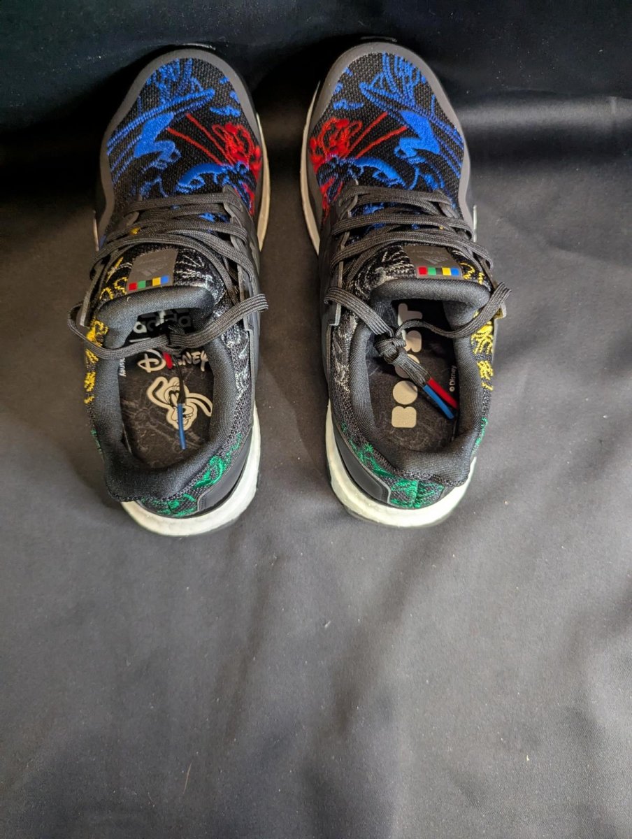 NEW Adidas UltraBoost "Disney Goofy" Black Multi - Color Youth 5.5 FW8944 - 018 - Sole & Drip