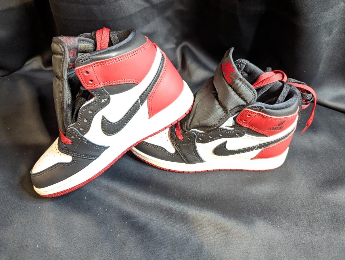 NEW NIB Air Jordan 1 High OG "Black Toe Reimagined" 4Y FD1413 - 106 Red - Sole & Drip
