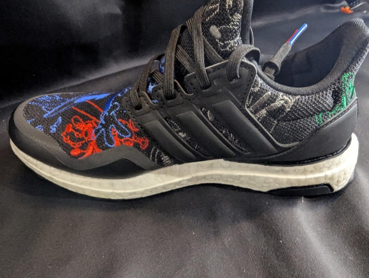 NEW Adidas UltraBoost "Disney Goofy" Black Multi - Color Youth 5.5 FW8944 - 018 - Sole & Drip