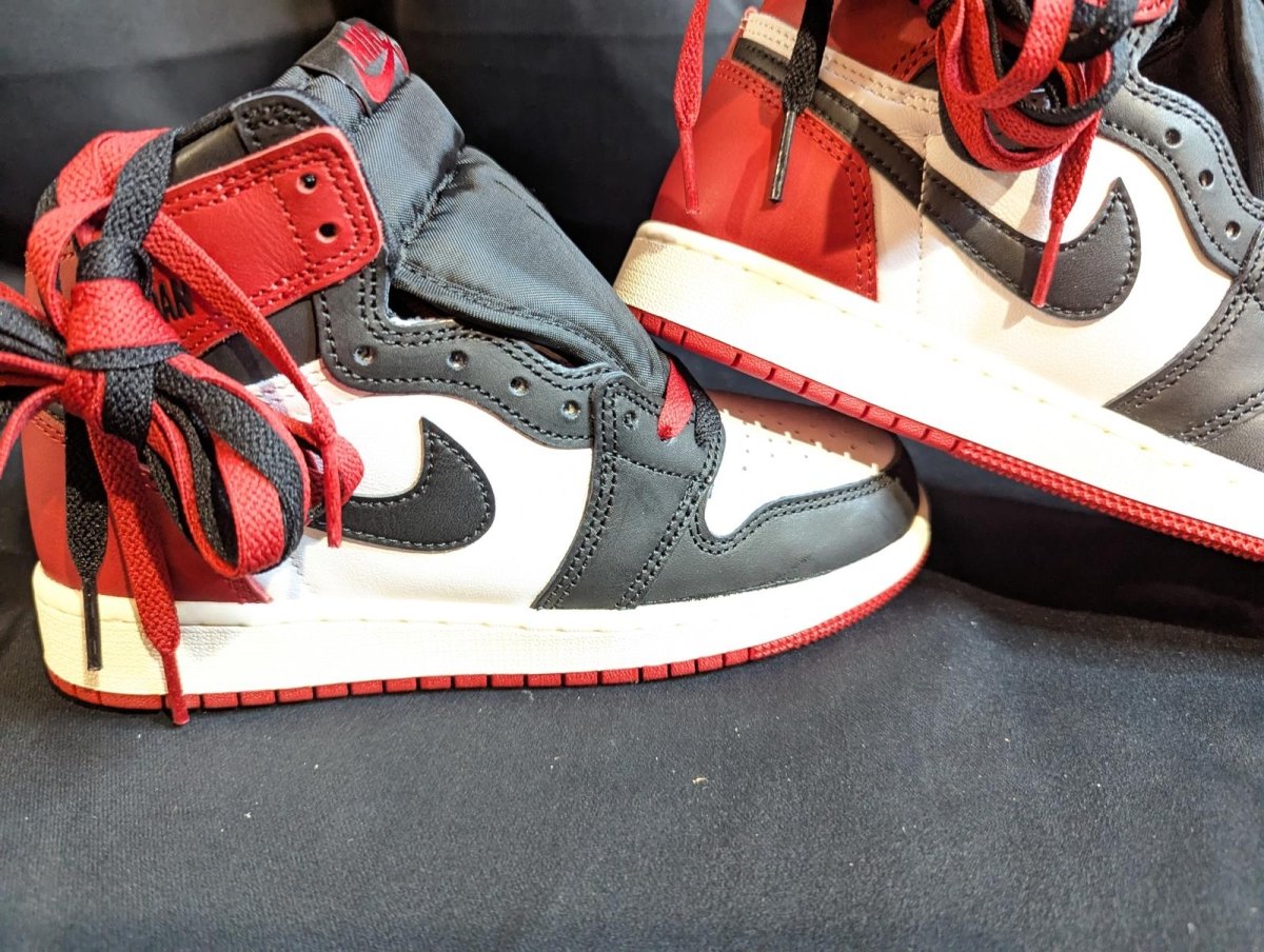 NEW NIB Air Jordan 1 High OG "Black Toe Reimagined" 4Y FD1413 - 106 Red - Sole & Drip