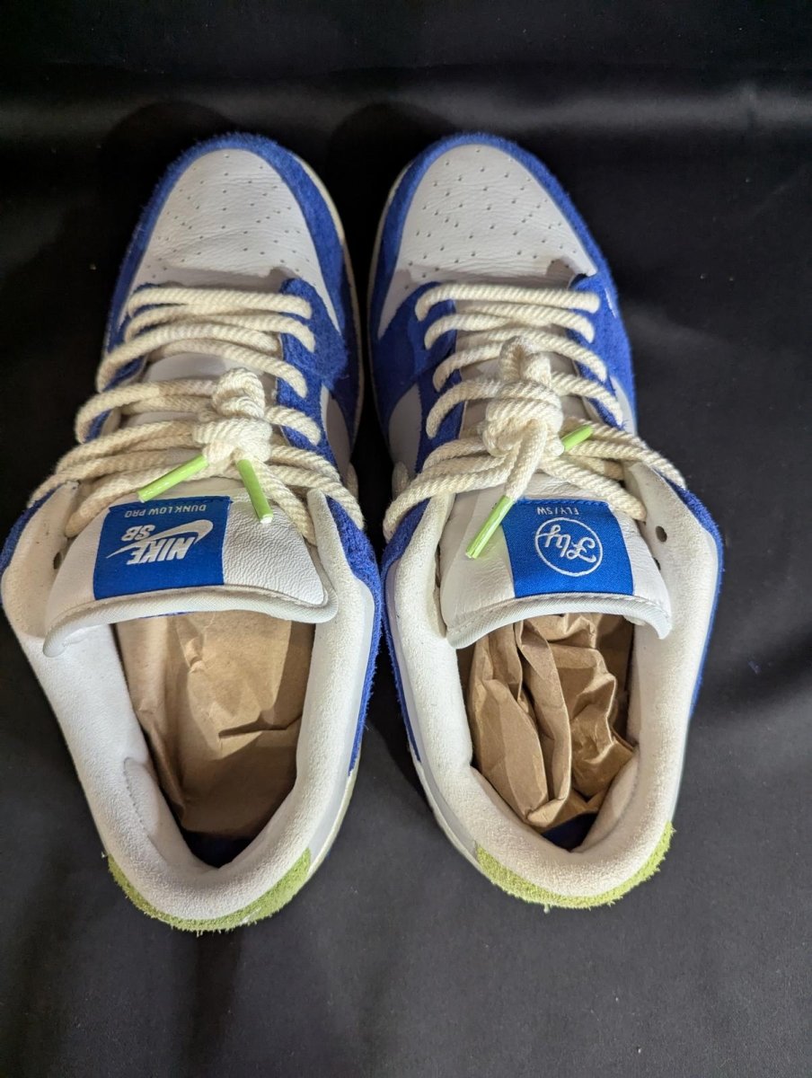 Nike SB Dunk Low x FLY "Gardenia" Size 9 DQ5130 - 400 Blue Suede New - Sole & Drip