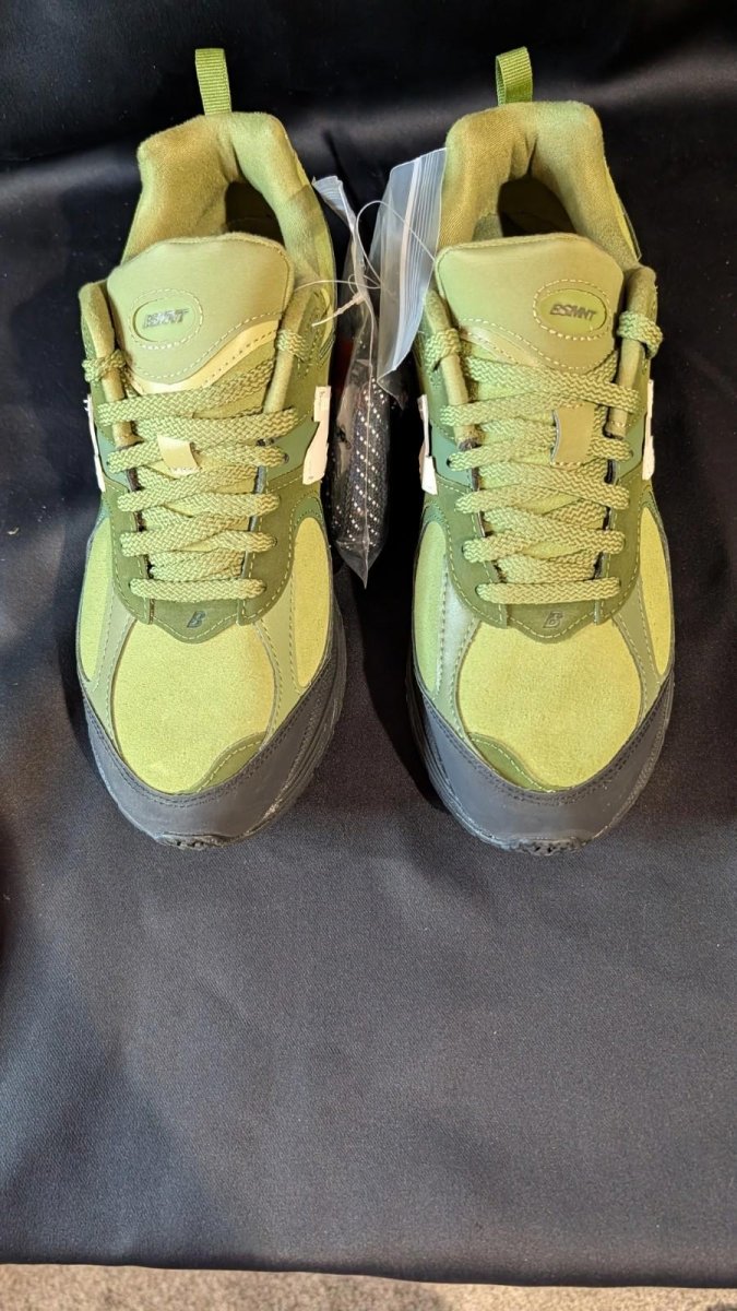 New Balance 2002R "The Basement Moss Green" Men's Size 8.5 - Sole & Drip