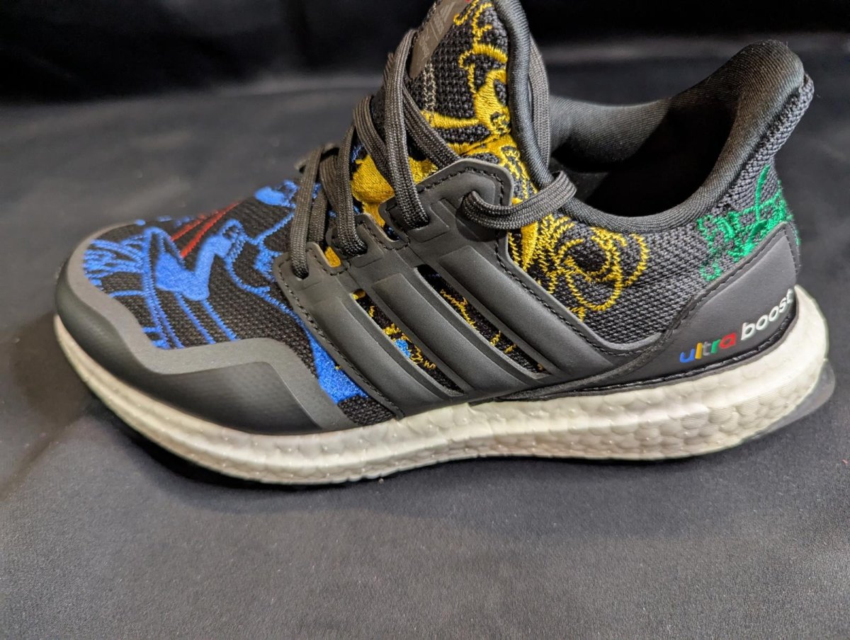 NEW Adidas UltraBoost "Disney Goofy" Black Multi - Color Youth 5.5 FW8944 - 018 - Sole & Drip