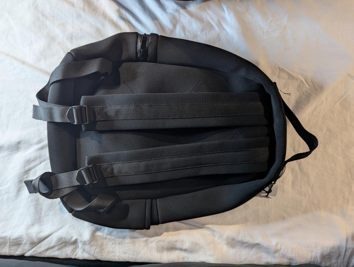 NEW NWT Alo Yoga Utility Backpack Black Neoprene W/ Matching Zip Pouch Wallet - Sole & Drip