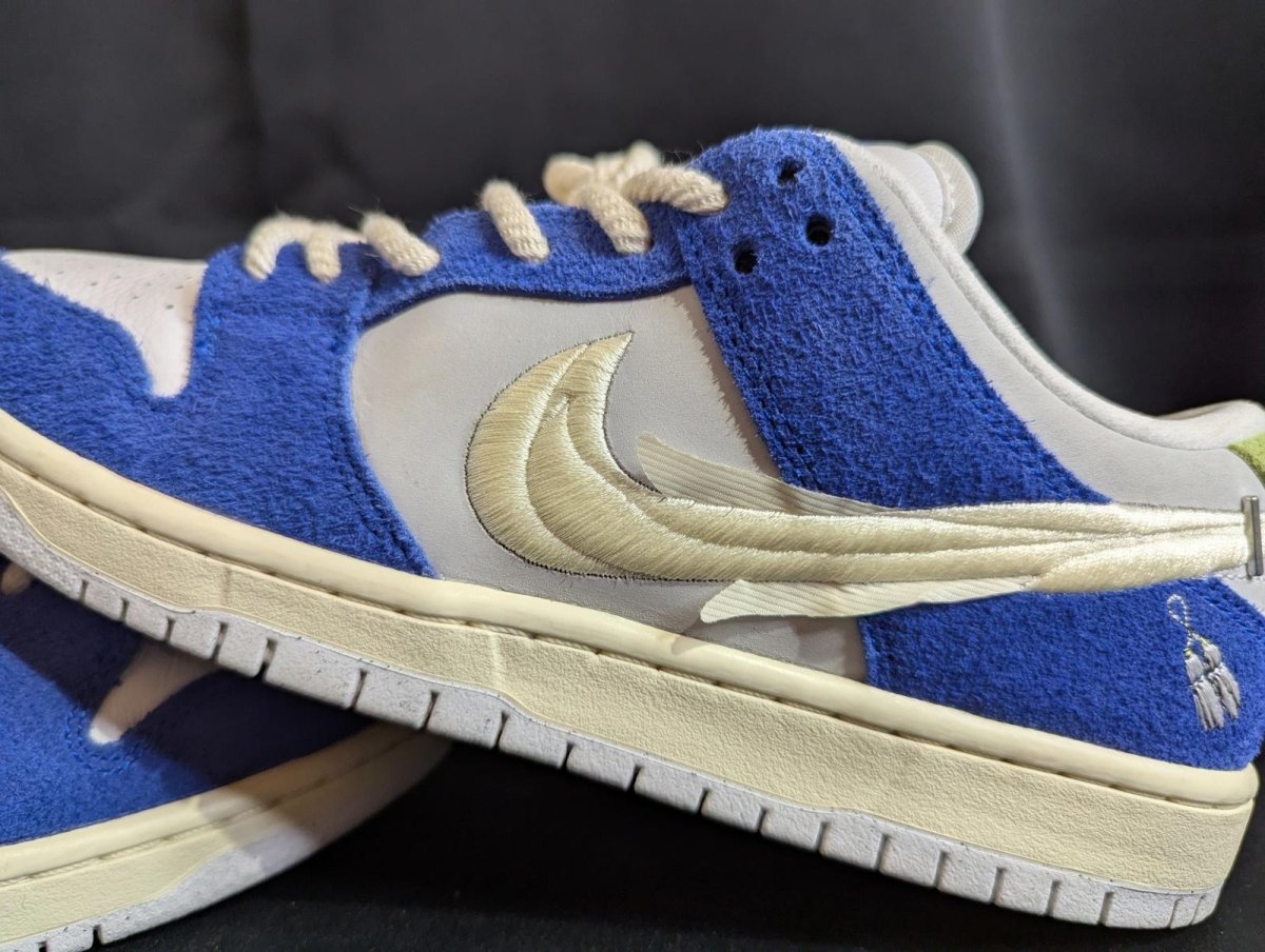 Nike SB Dunk Low x FLY "Gardenia" Size 9 DQ5130 - 400 Blue Suede New - Sole & Drip