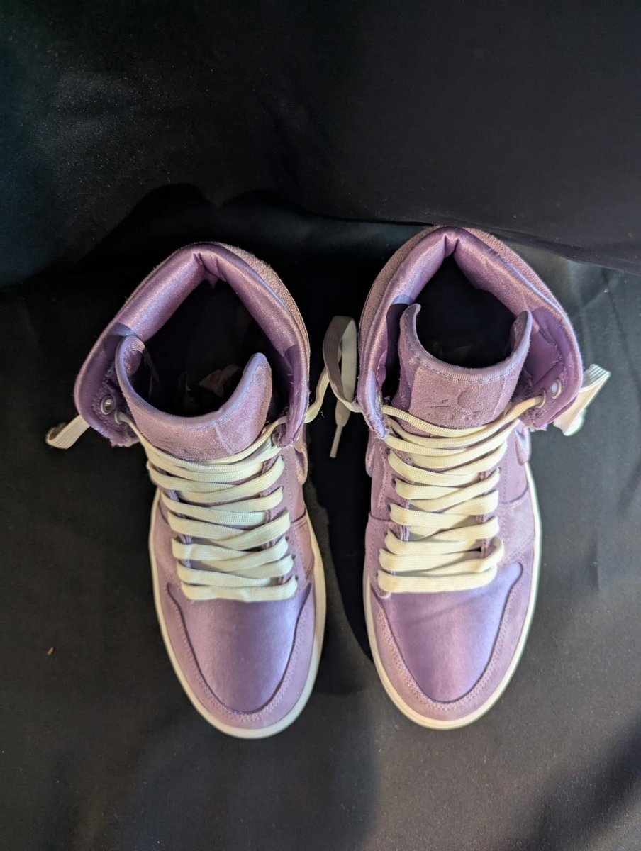 Jordan 1 High "Season of Her Orchid Mist" Wmns 7.5 Used VGC AO1847 - 550 Satin - Sole & Drip