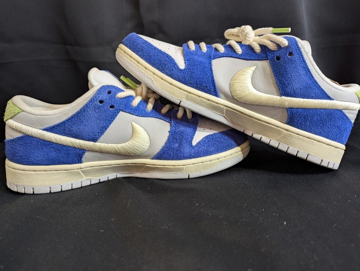 Nike SB Dunk Low x FLY "Gardenia" Size 9 DQ5130 - 400 Blue Suede New - Sole & Drip