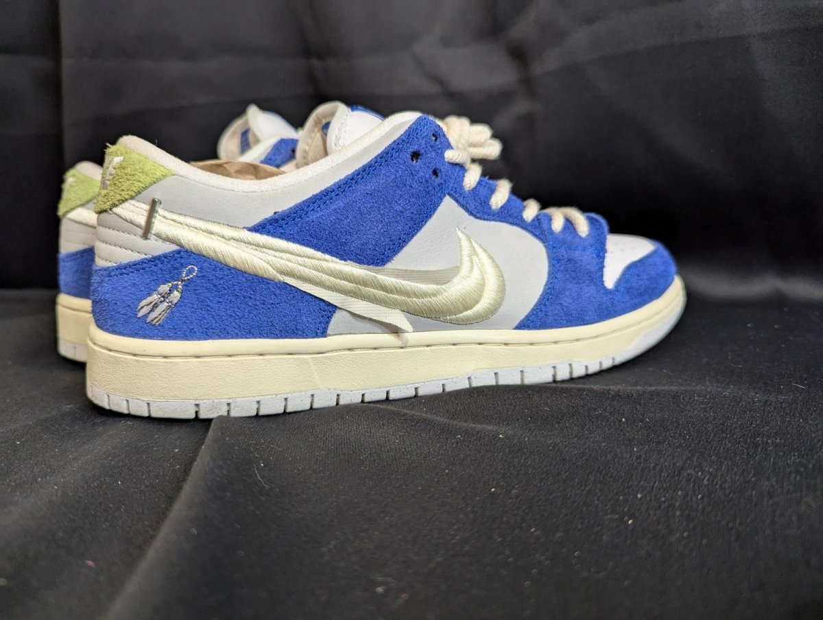 Nike SB Dunk Low x FLY "Gardenia" Size 9 DQ5130 - 400 Blue Suede New - Sole & Drip