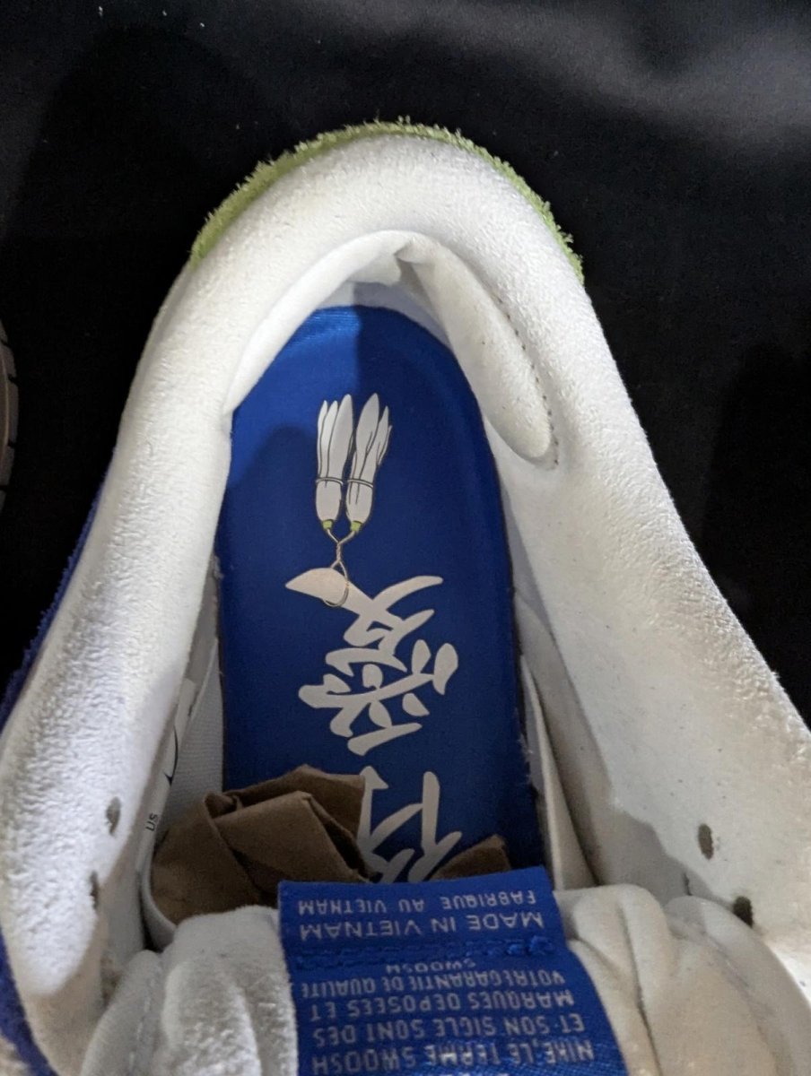 Nike SB Dunk Low x FLY "Gardenia" Size 9 DQ5130 - 400 Blue Suede New - Sole & Drip