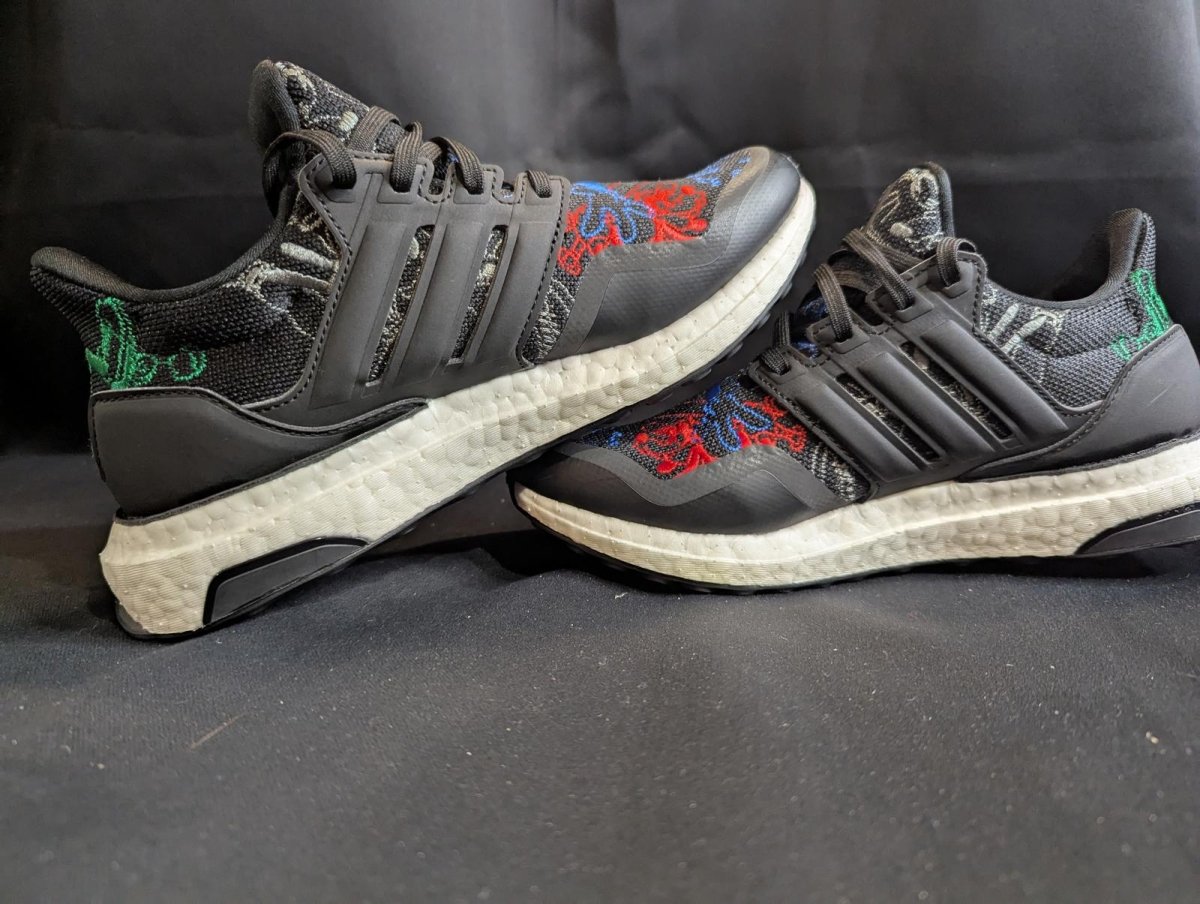 NEW Adidas UltraBoost "Disney Goofy" Black Multi - Color Youth 5.5 FW8944 - 018 - Sole & Drip