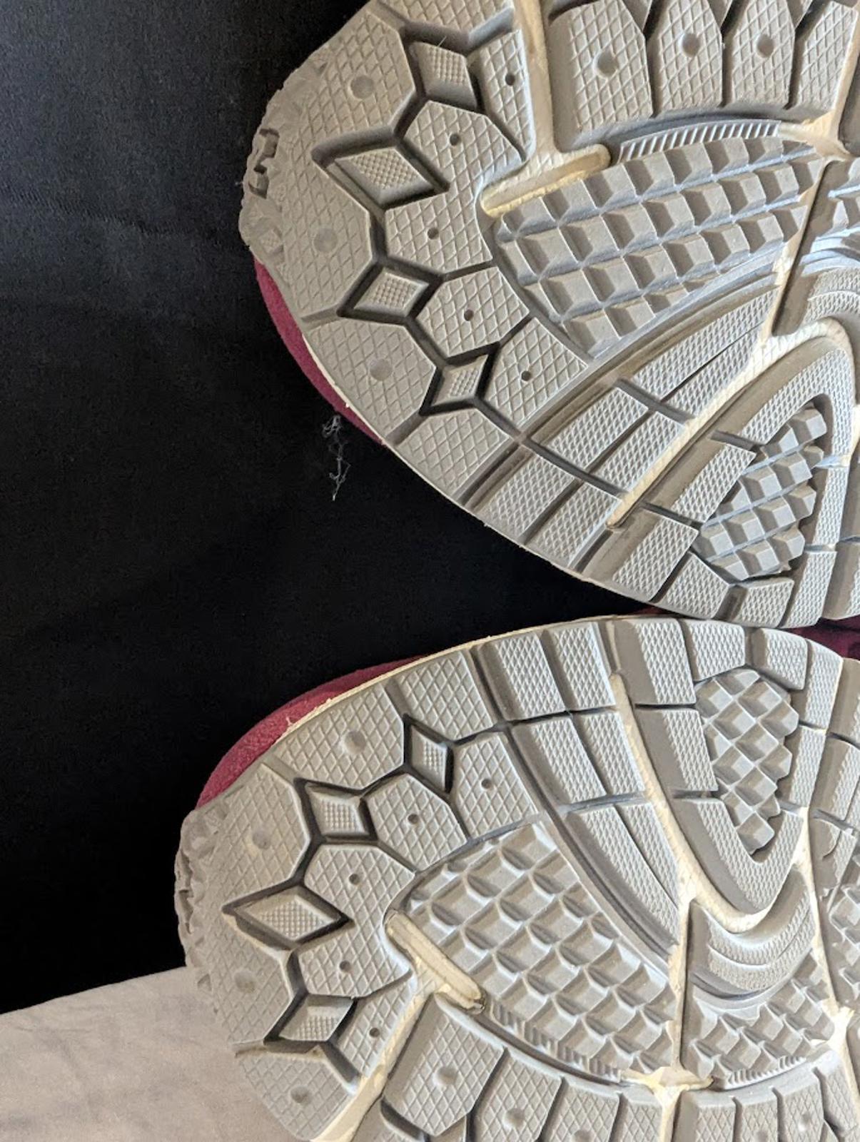 NEW BALANCE 2002R M2002RHA "Red Wine" Suede Pack Men's Size 11 EC W/ Box