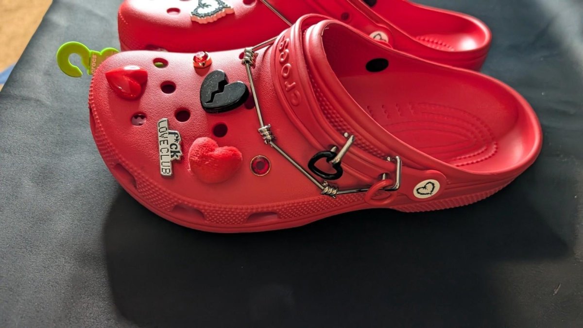 New Crocs Classic Clog Karol G Red Men's Size 12 Limited Edition - Sole & Drip